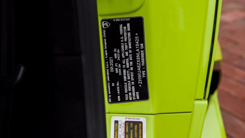 Used 2022 Verde Scandal Metallic Lamborghini Base image 43