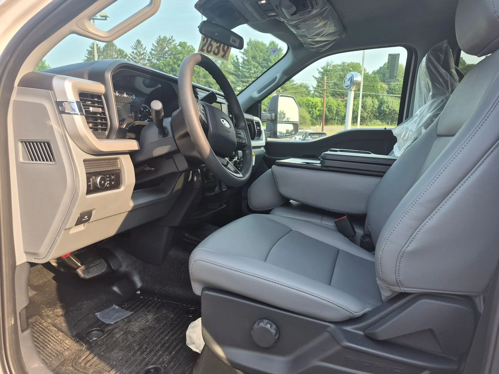 New 2026 Oxford White Ford XL SERVICE BODY image 14