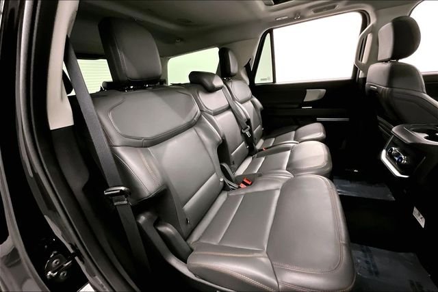 Used 2025 Agate Black Metallic Ford Active image 27