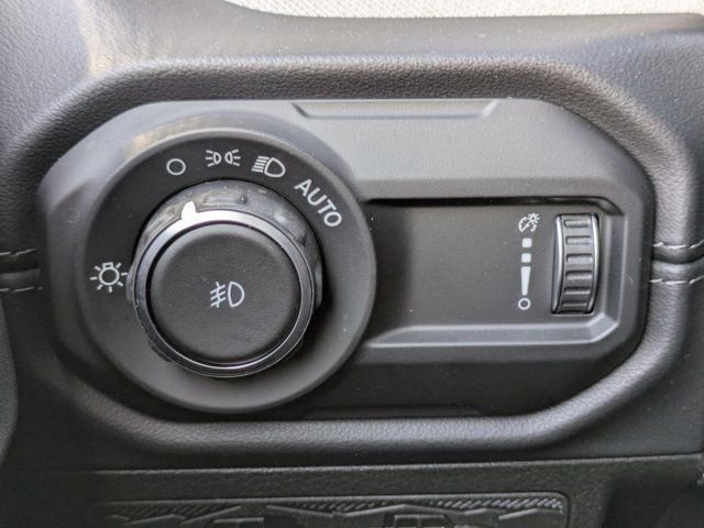 New 2025 Black Clear-Coat Exterior Paint Jeep Sahara image 27