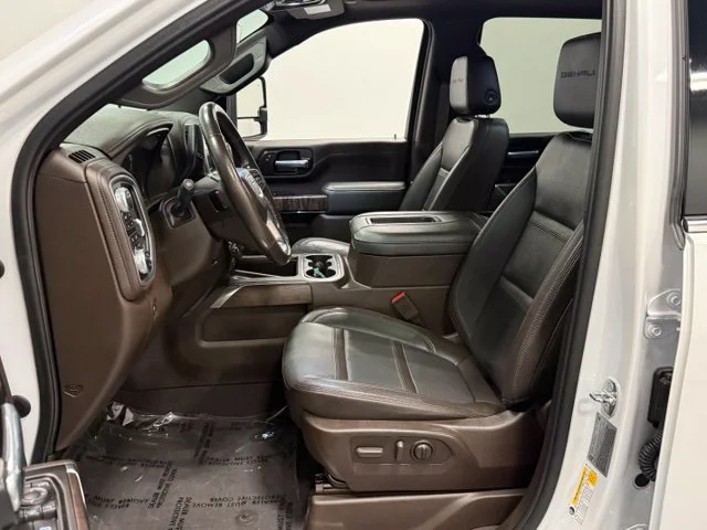 Used 2021 White GMC Denali image 13