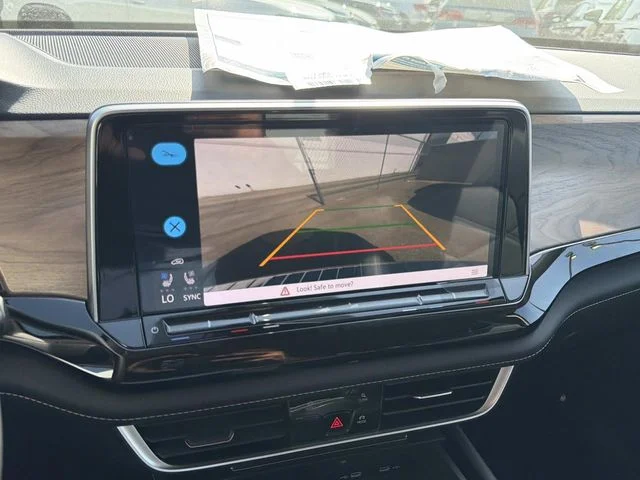 New 2026 Silver Volkswagen 2.0T SE image 18