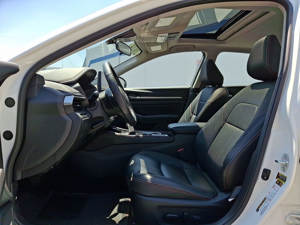 Used 2024 White Nissan 2.0 SR image 14
