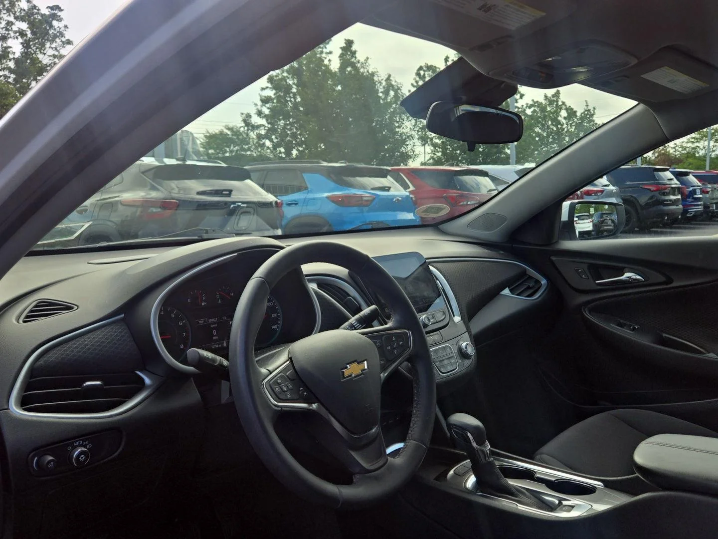 Used 2024 Summit White Chevrolet LT image 2
