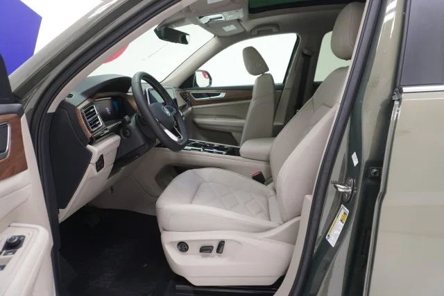 New 2026 Avocado Green Pearl Volkswagen 2.0T SE w/Technology image 16