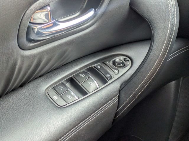 Used 2019 Black Nissan Platinum image 25