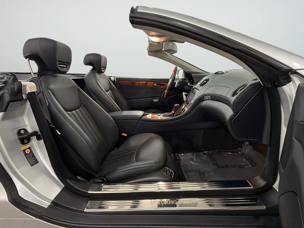 Used 2009 Silver Mercedes-Benz SL 550 image 29