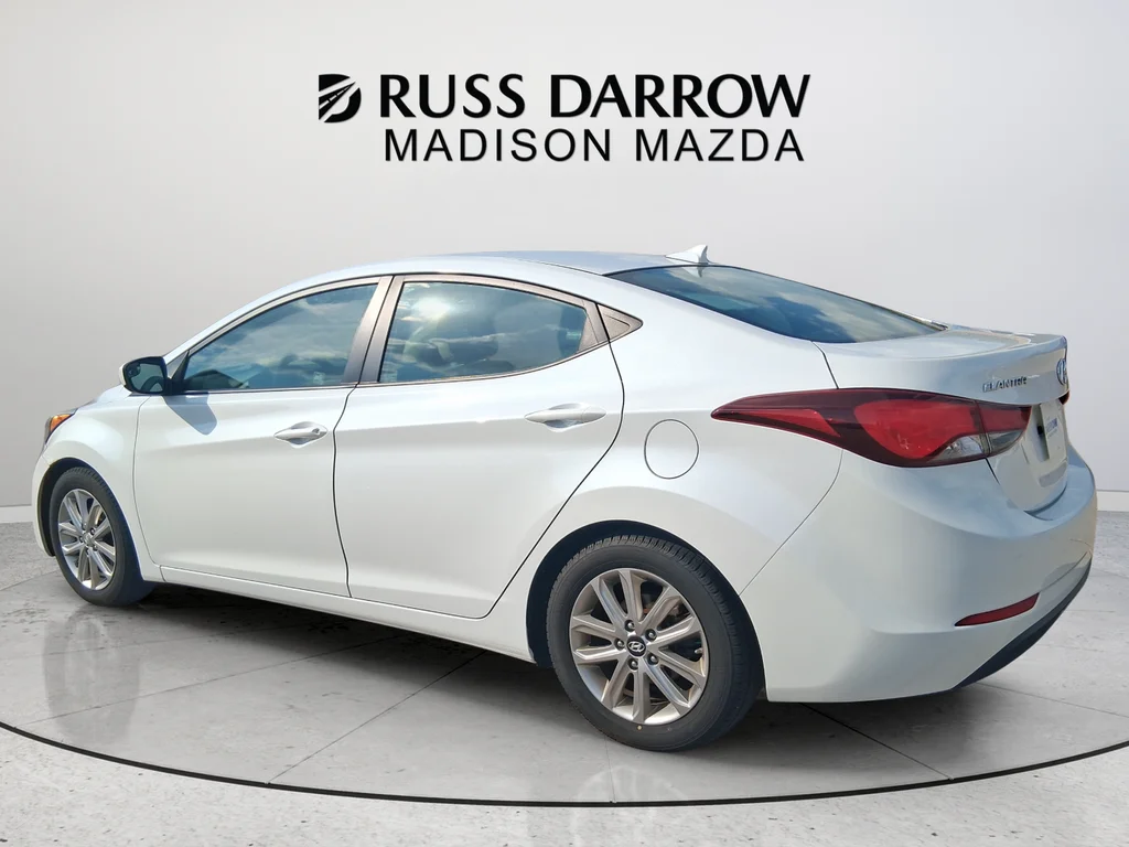 Used 2015 White Hyundai SE image 3