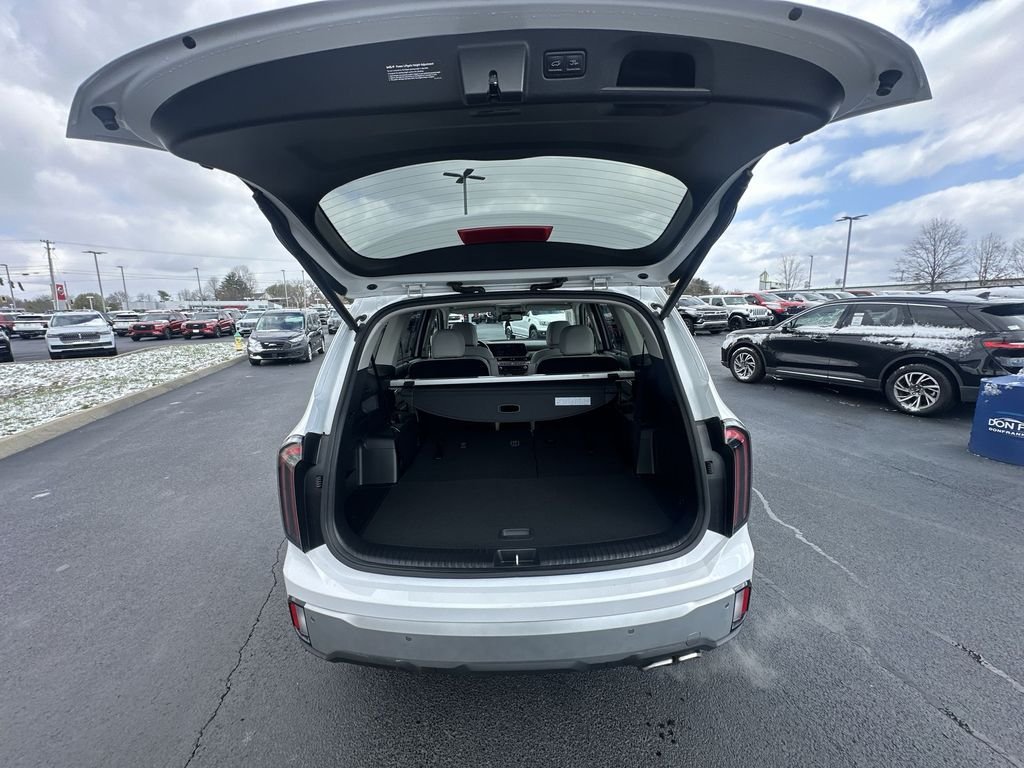 Used 2024 Glacial White Pearl Kia EX image 31