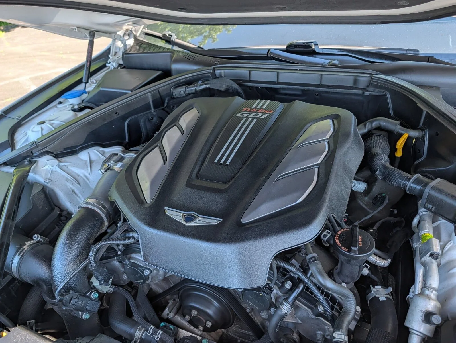 Used 2018 White Genesis 3.3T Sport image 34