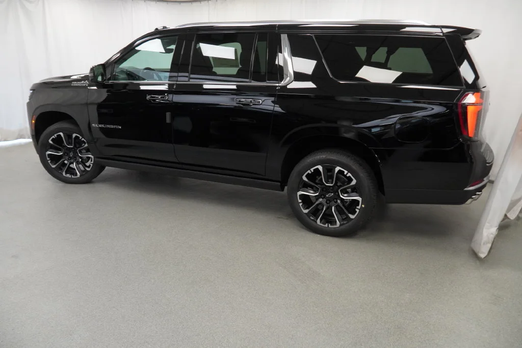 New 2026 Black Chevrolet High Country image 40