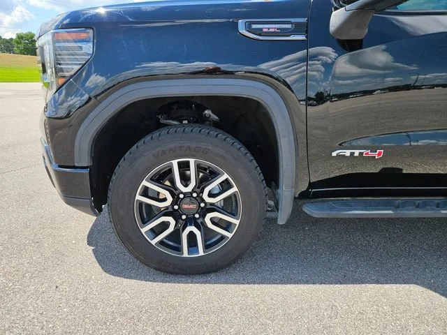 Used 2024 Onyx Black GMC AT4 image 27