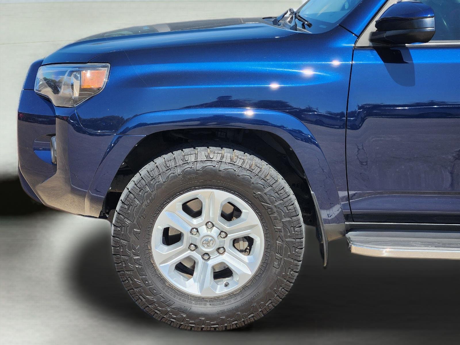 Used 2022 Nautical Blue Metallic Toyota SR5 image 8