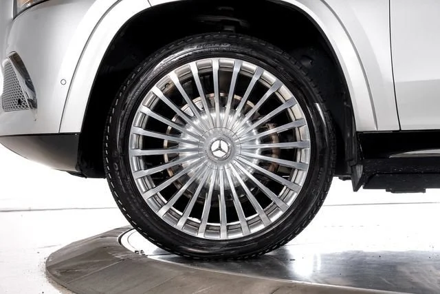 Used 2021 Maybach Two-Tone Paint Iridium Silver/Selenite Gre Mercedes-Benz Maybach GLS 600 image 15