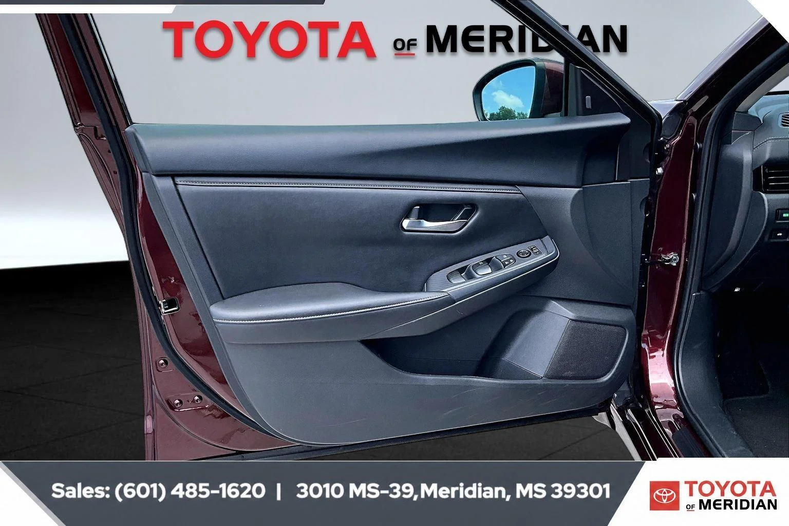 Used 2024 Rosewood Metallic Nissan SV image 17