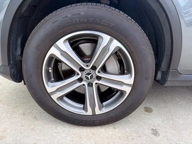 Used 2019 Gray Mercedes-Benz GLC 300 image 8