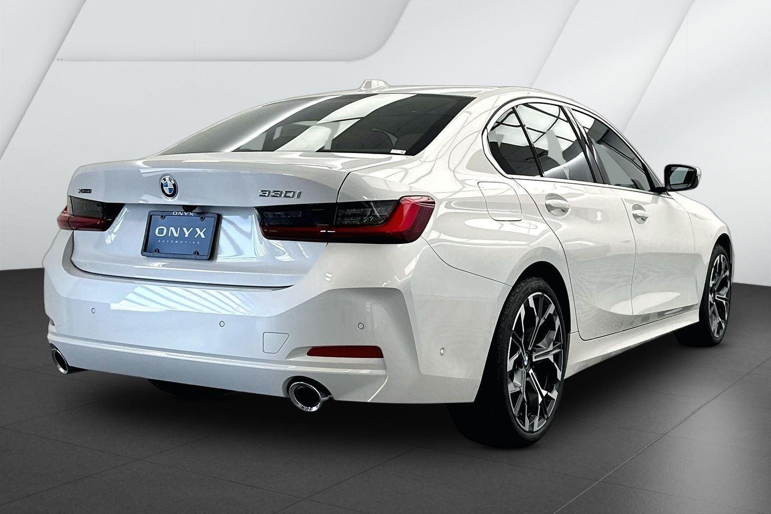 New 2026 Mineral White Metallic BMW 330i xDrive image 6