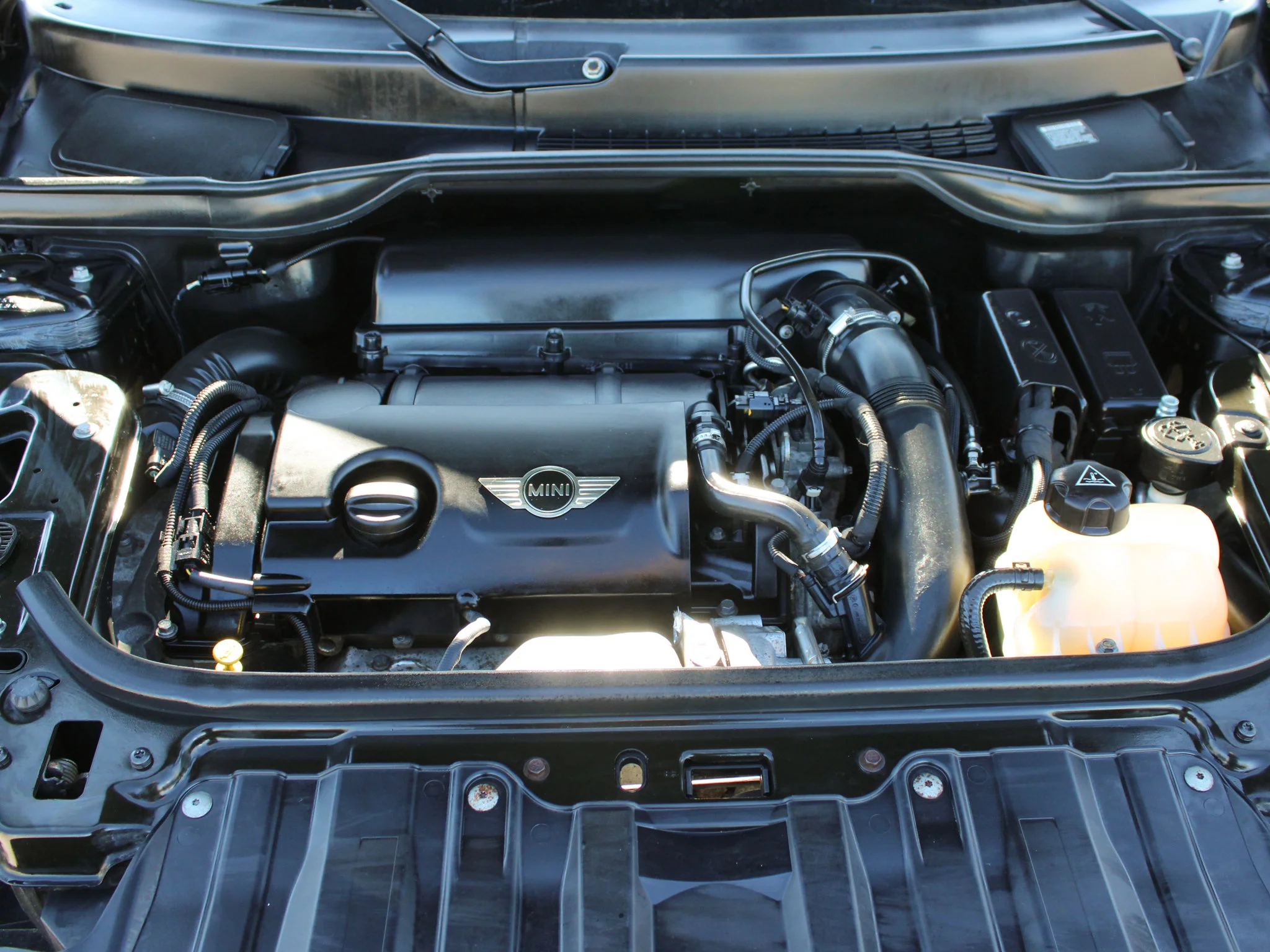 Used 2014  MINI S * AWD | Manual | Harman/Kardon | Heated Seats | Dual-Pane Sunroof image 8