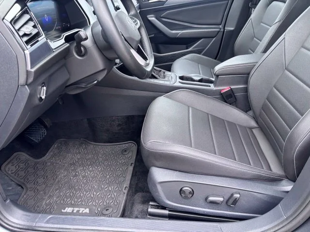 Used 2024 Gray Volkswagen 1.5T SE image 16