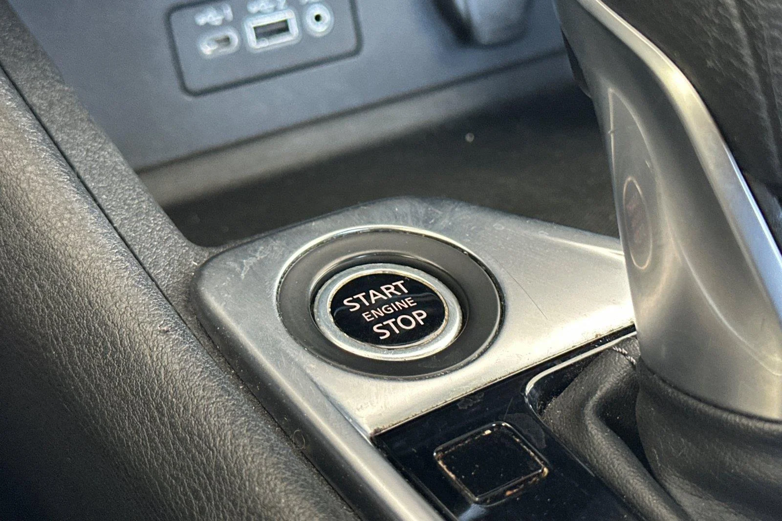 Used 2023 Aspen White Tricoat Nissan SV image 21