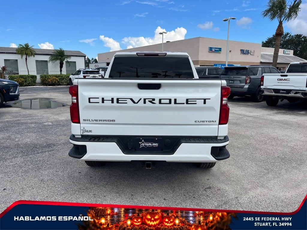 Used 2021 SUMMIT WHITE Chevrolet Custom image 6