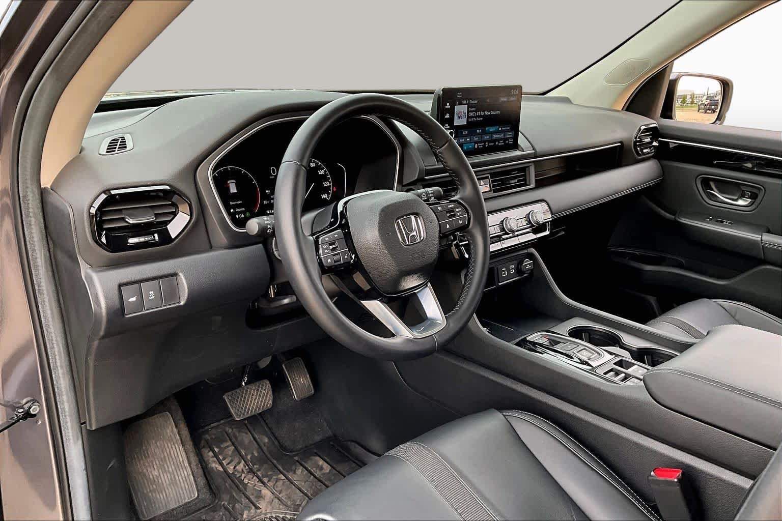 Certified Used 2025 GRAY Honda EX-L image 15