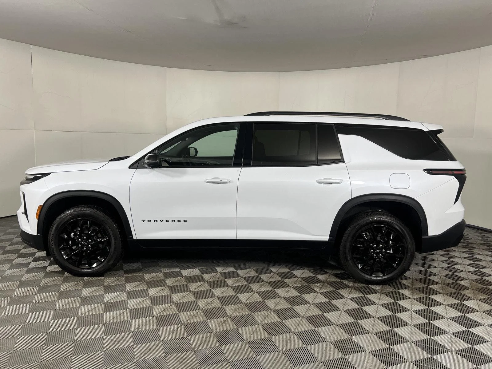 Used 2026 Polar White Tricoat Chevrolet AWD LT image 40