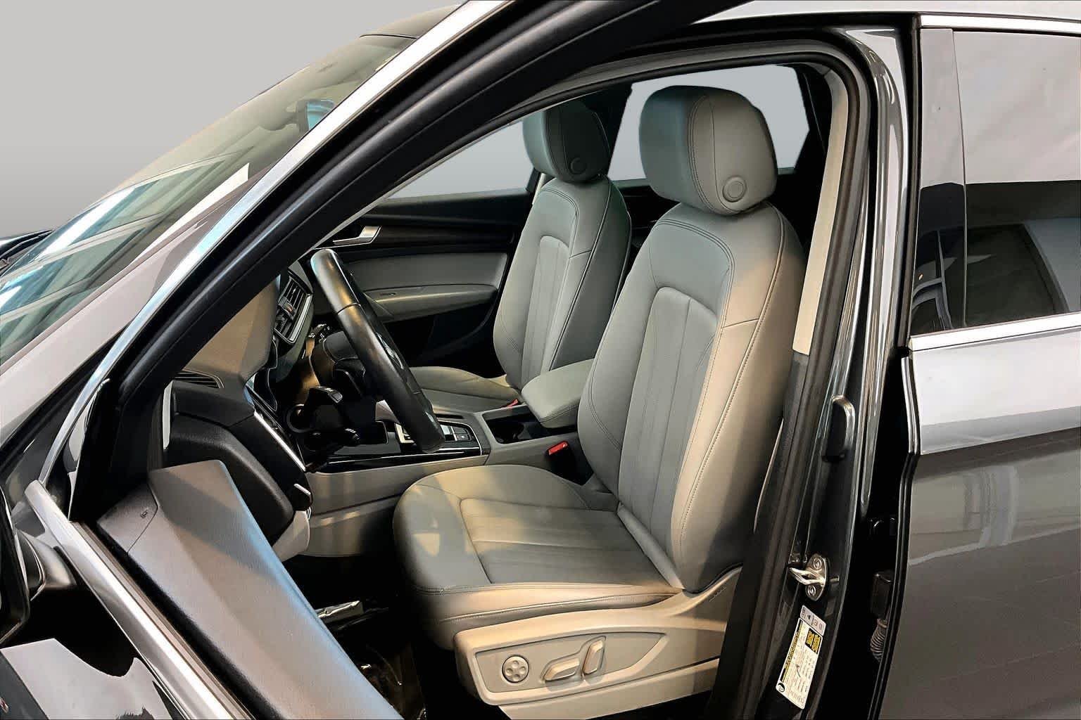 Used 2023 Daytona Gray Pearl Effect Audi S line Premium image 8