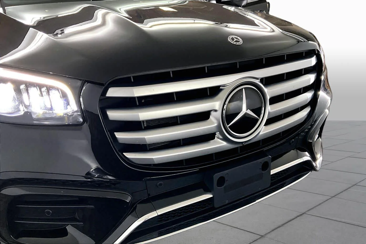 Certified Used 2024 Obsidian Black Metallic Mercedes-Benz GLS 450 image 32