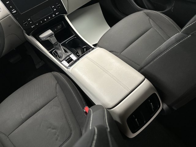 Used 2024 White Hyundai SEL image 26