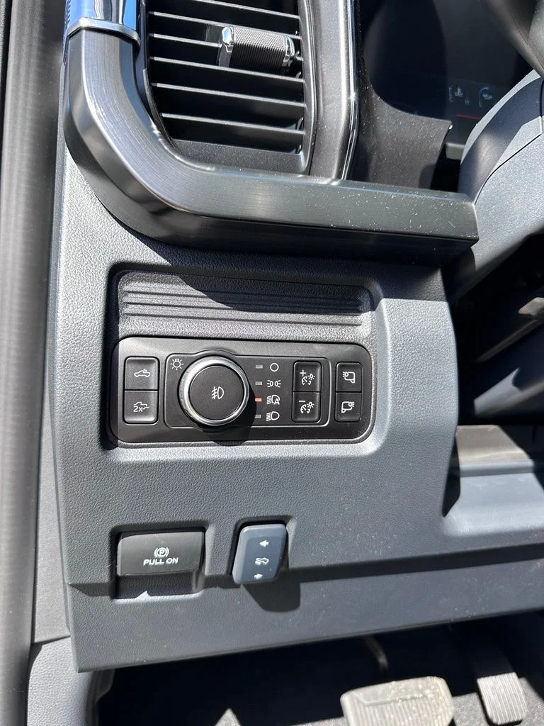 New 2026 Marsh Gray Ford Lariat image 13