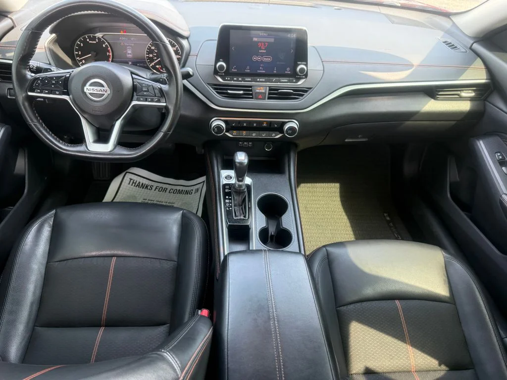 Used 2020 Red Nissan 2.5 SR image 41