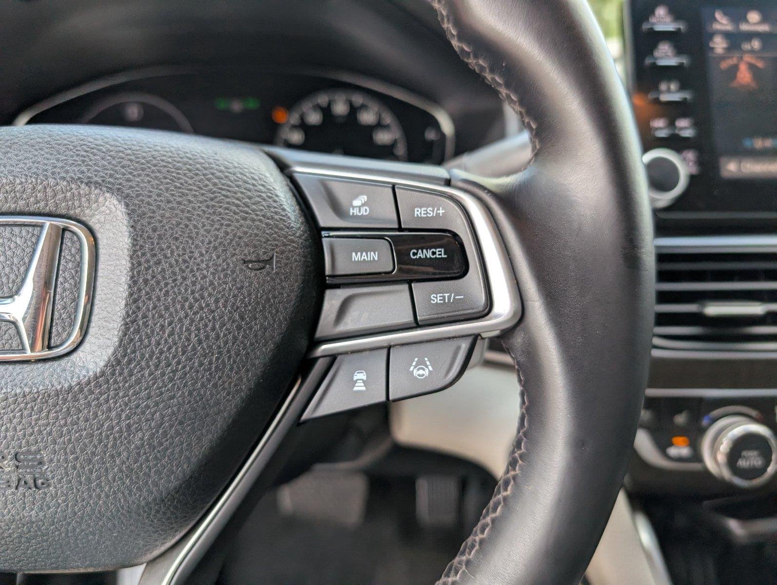 Used 2018 Radiant Red Metallic Honda Touring 1.5T image 26