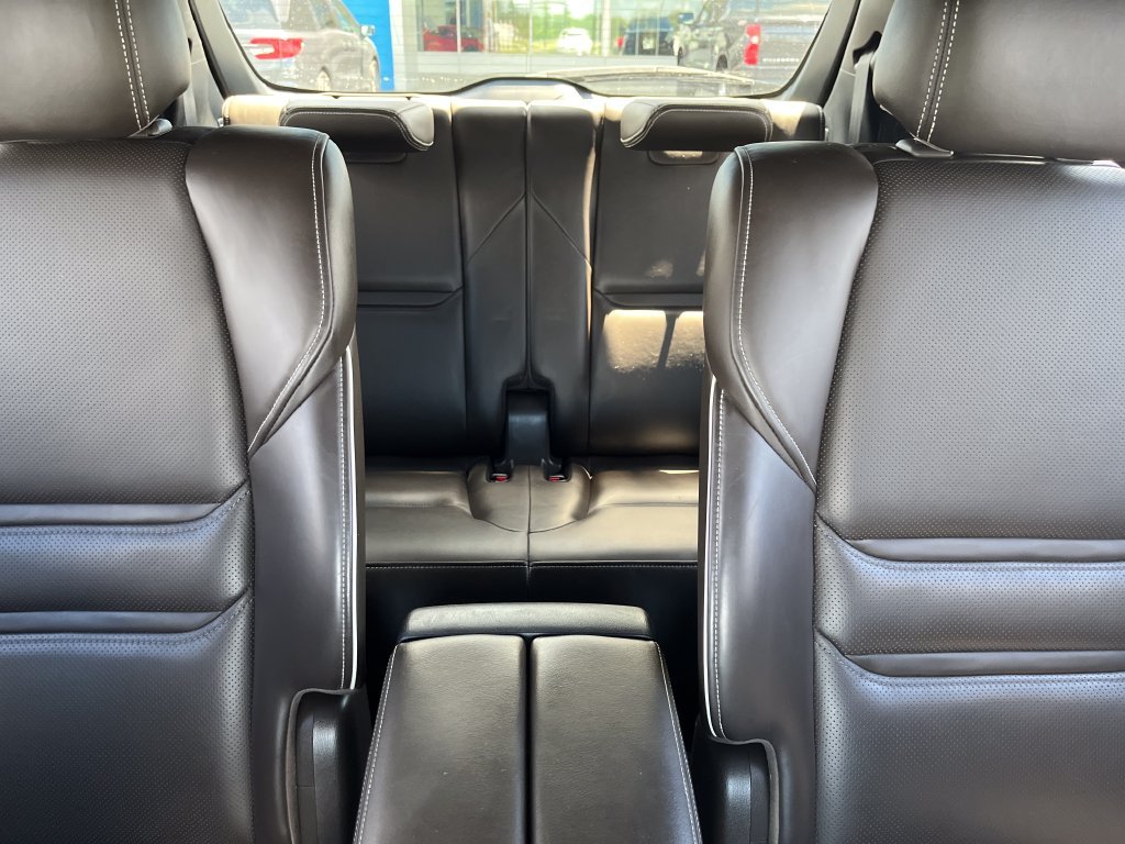 Used 2020 White Mazda Signature image 22