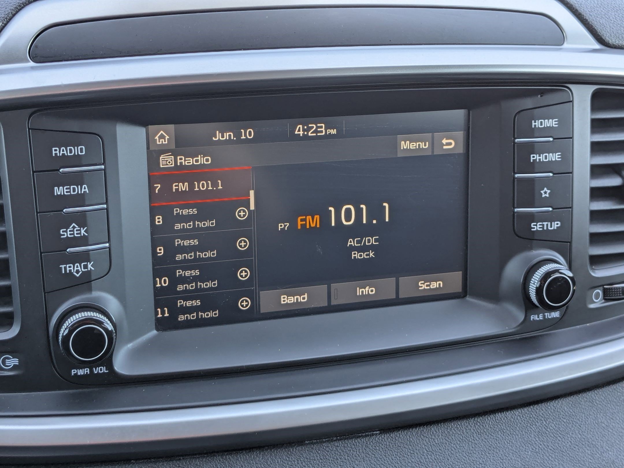 Used 2020 Sangria Kia LX V6 image 20