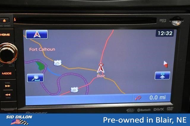 Used 2011 Magnetic Black Metallic Nissan Touring image 3