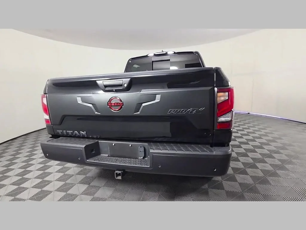 2024 Nissan Titan PRO-4X - Photo 42