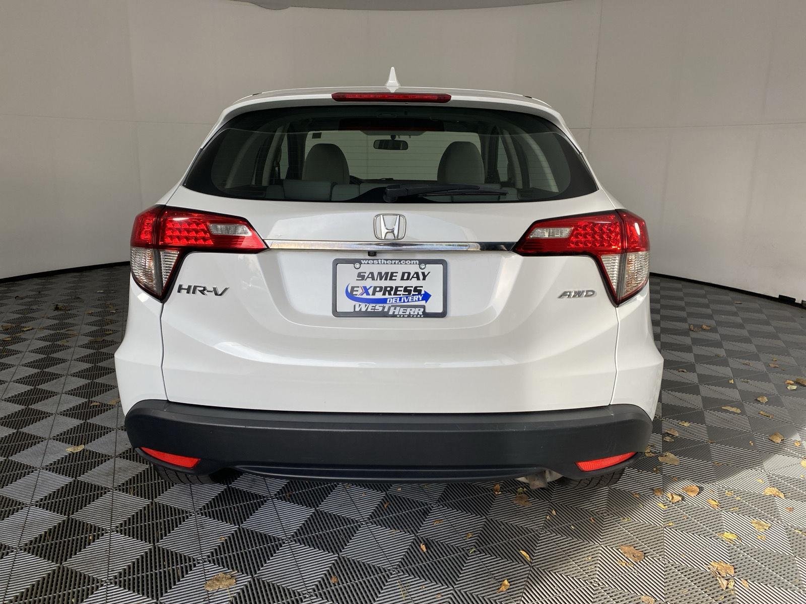 Used 2019 Platinum White Pearl Honda LX image 6