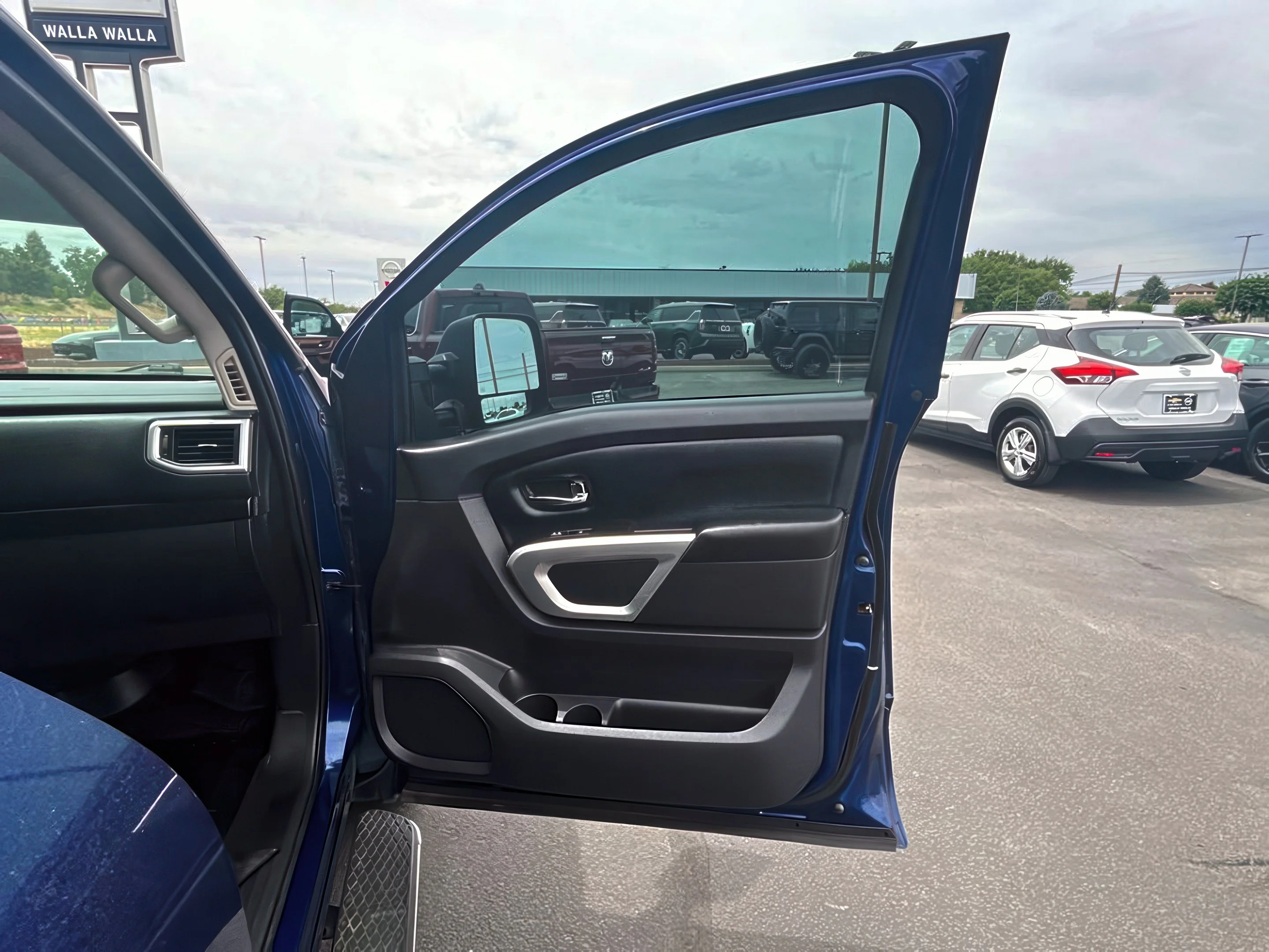 2019 Nissan Titan SV - Photo 39