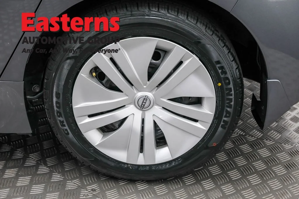 Used 2023 Gray Nissan S image 32