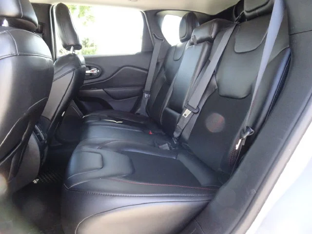 Used 2020 Billet Silver Metallic Jeep Trailhawk image 9