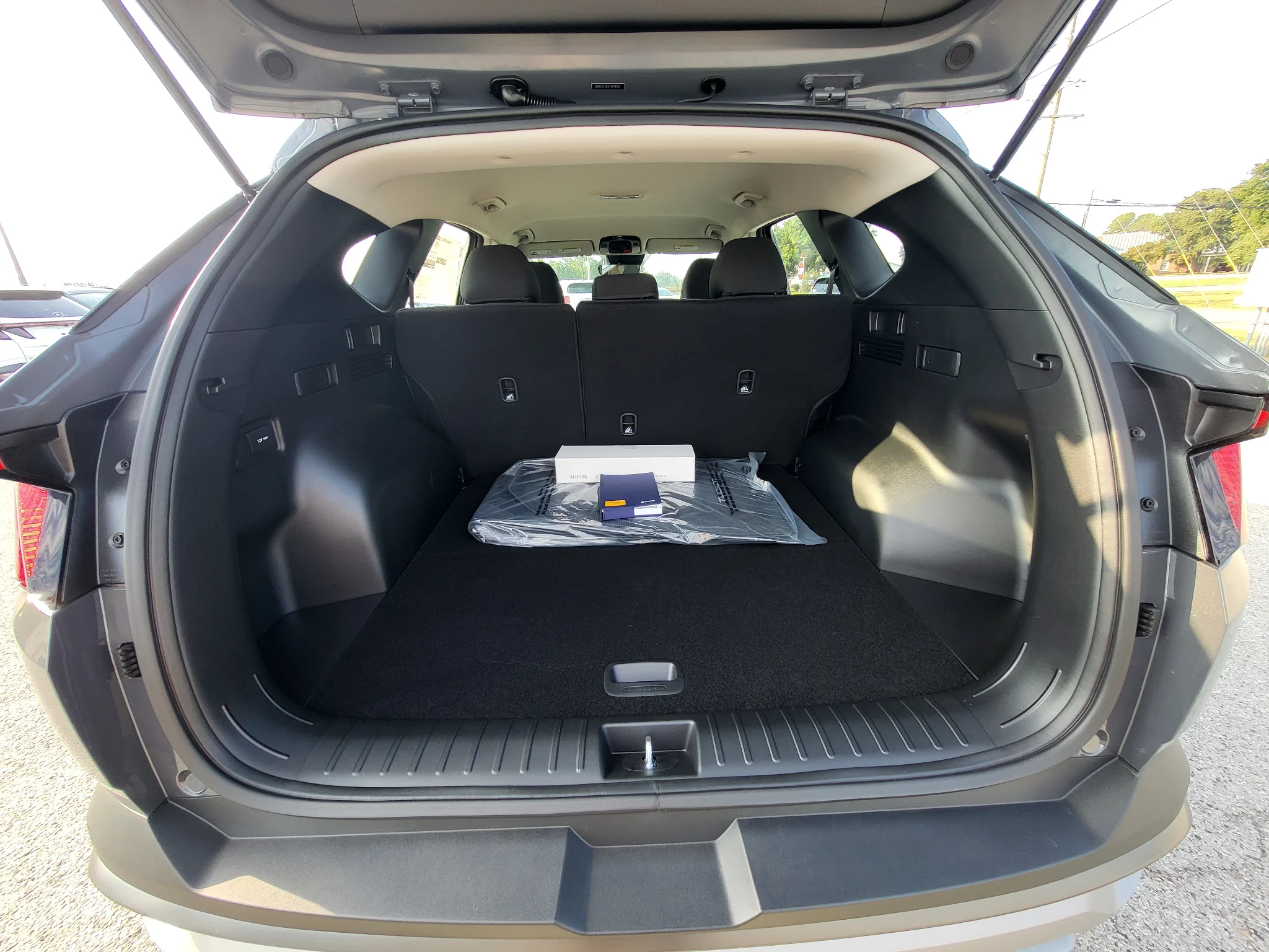 New 2026 Ecotronic Gray Hyundai SE image 23