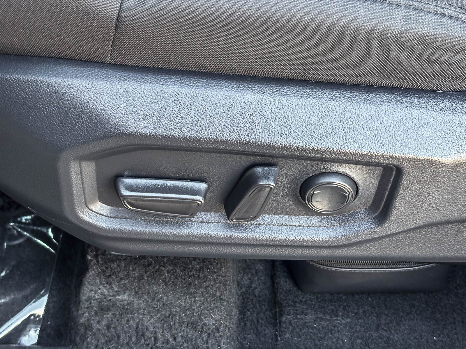 Used 2025 Ice Cap Toyota SR5 image 23