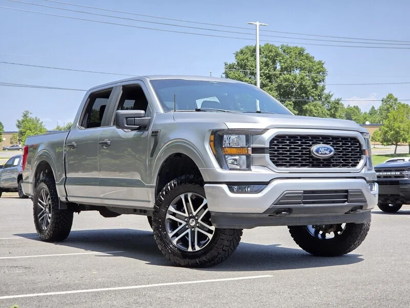 Used 2023 SILVER FORD XL image 19