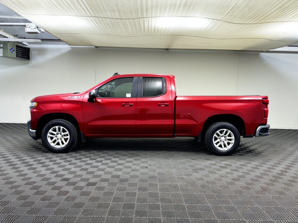 Used 2019 Cajun Red Tintcoat Chevrolet LT image 2