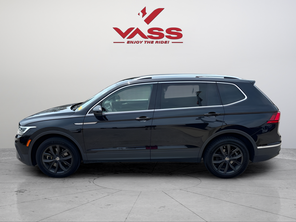 Used 2024 Black Volkswagen 2.0T SE image 2