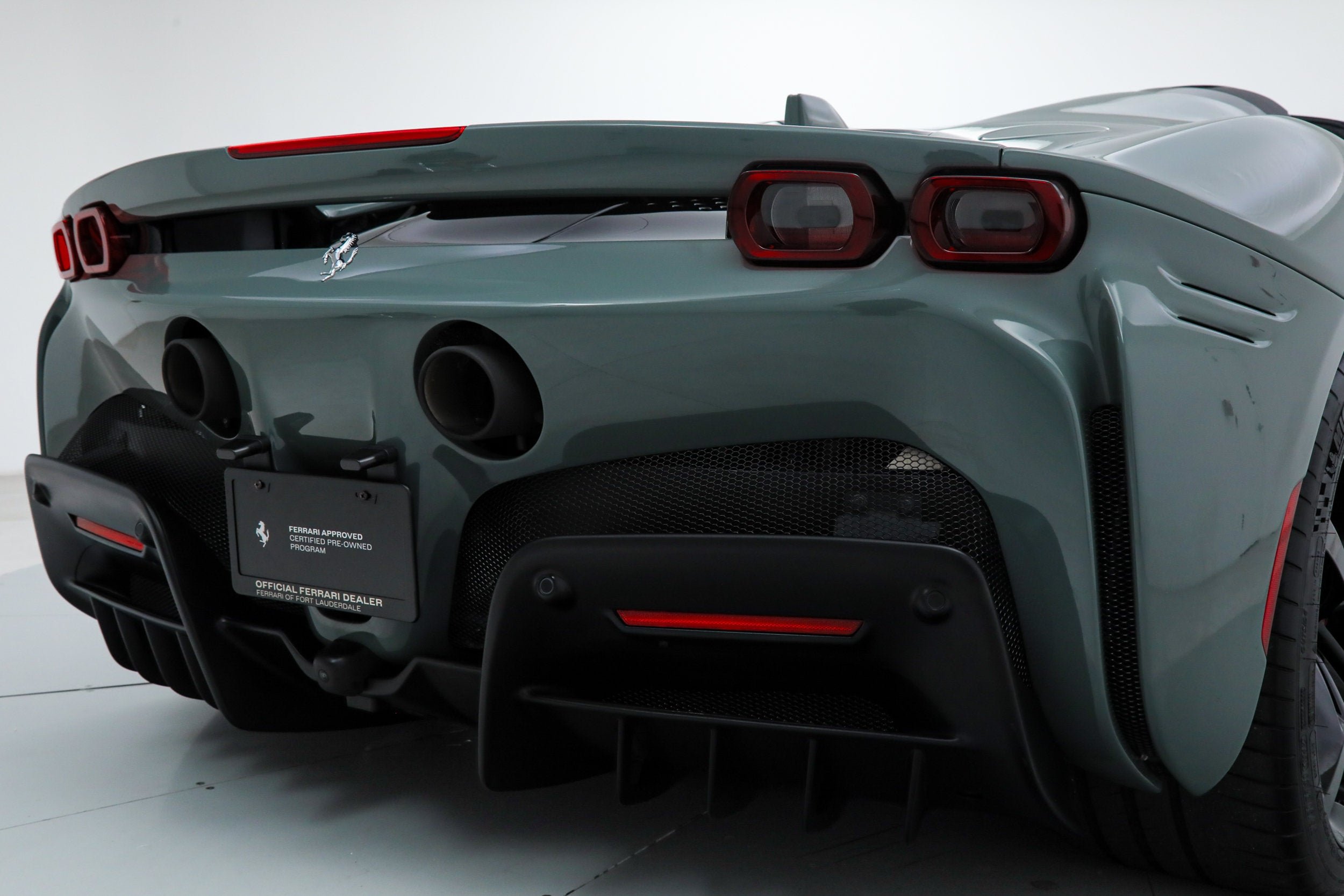 Certified Used 2025 Grigio Medio Ferrari  image 24