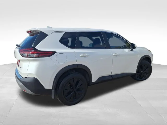 Used 2022 White Nissan SV image 7