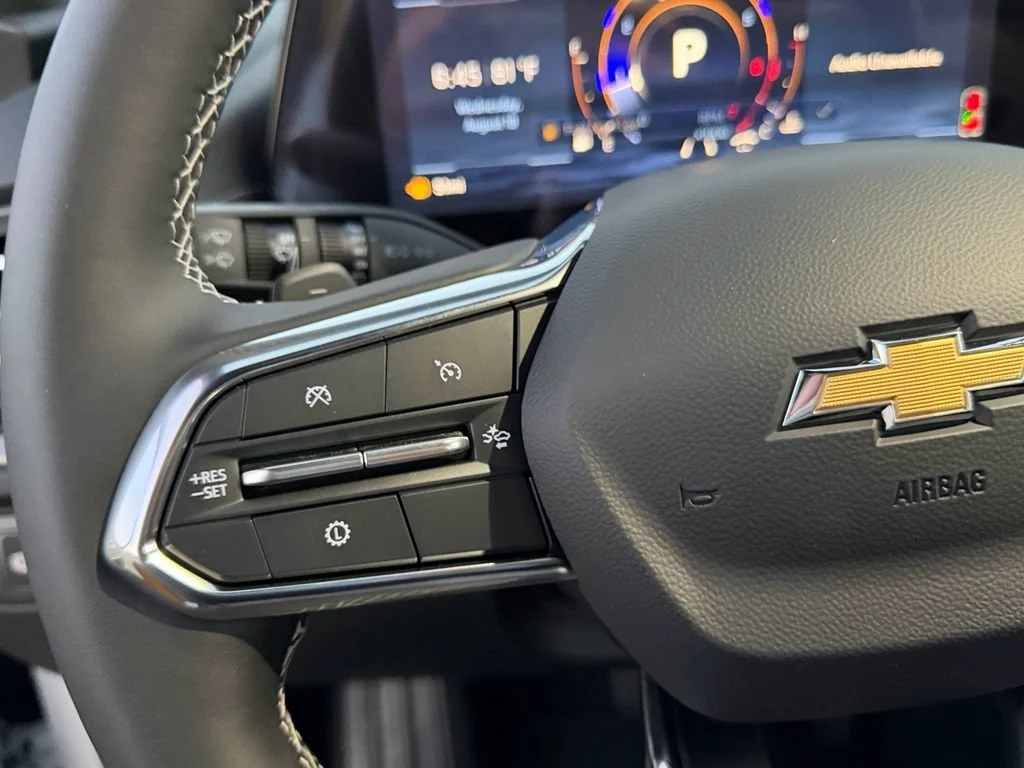 New 2027 Summit White Chevrolet LT image 17