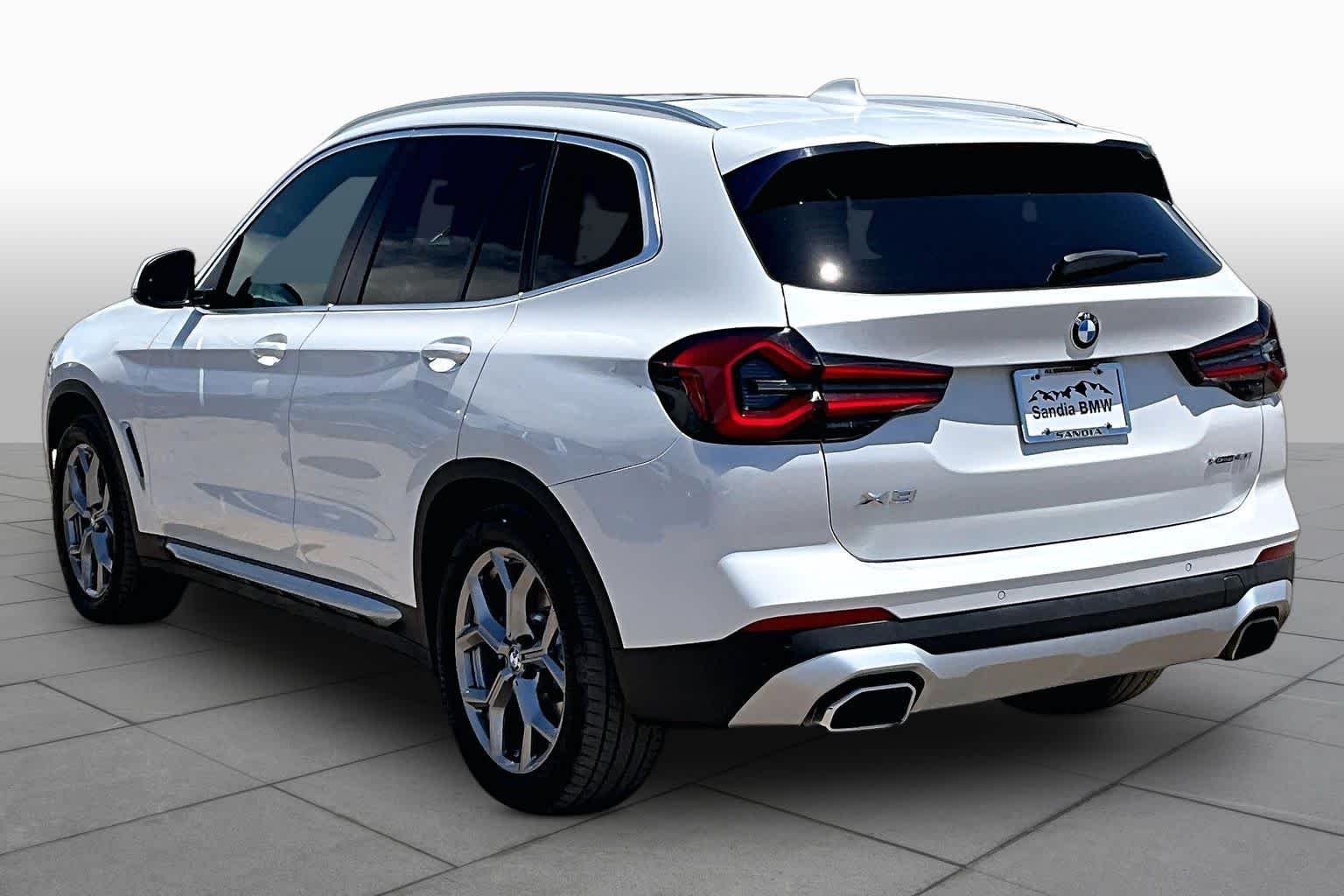 Used 2022 Mineral White Metallic BMW xDrive30i image 9